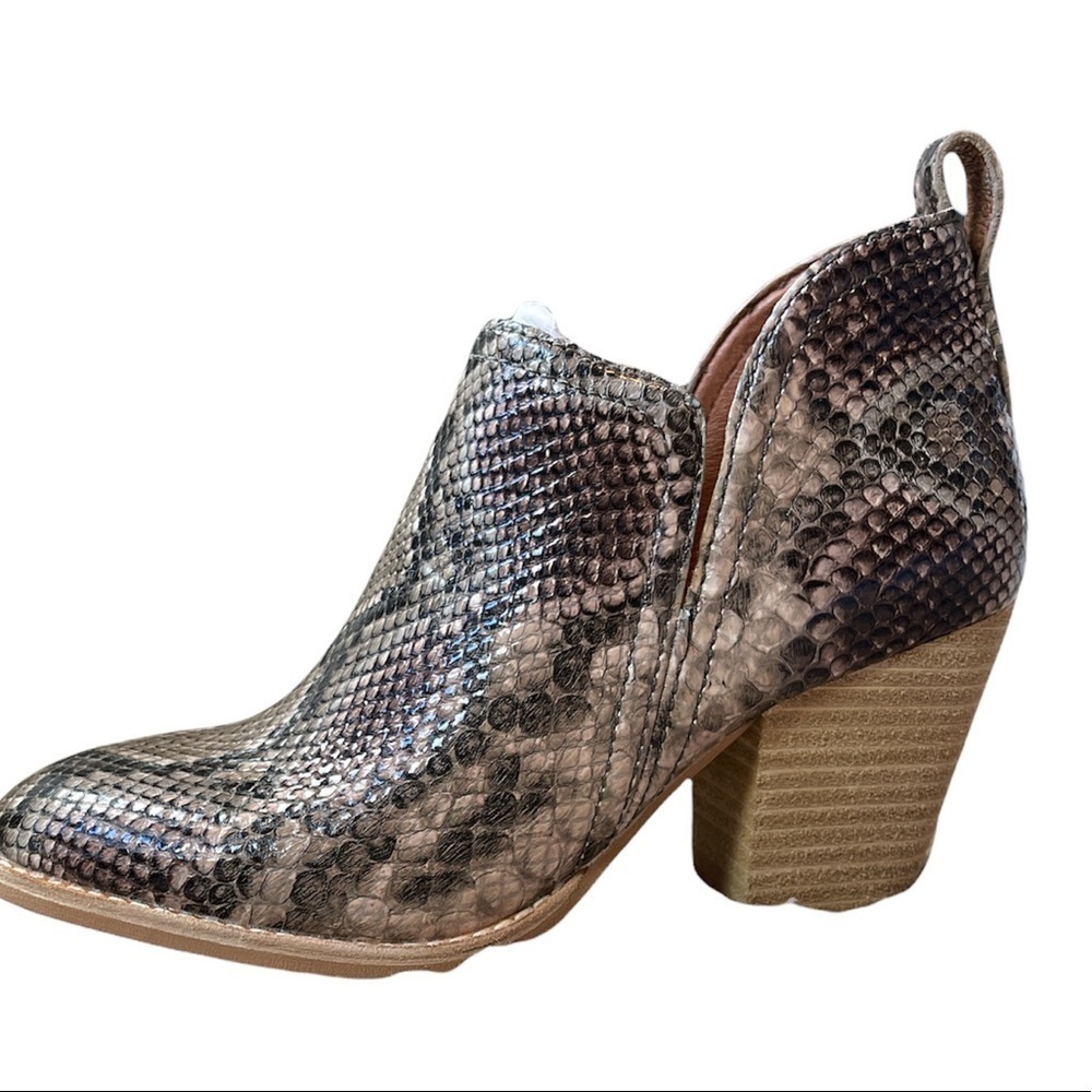 JEFFERY CAMPBELL SHARK SNAKE-EMBOSSED LEATHER ANKLE BOOT - NIB! - Picture 4 of 12